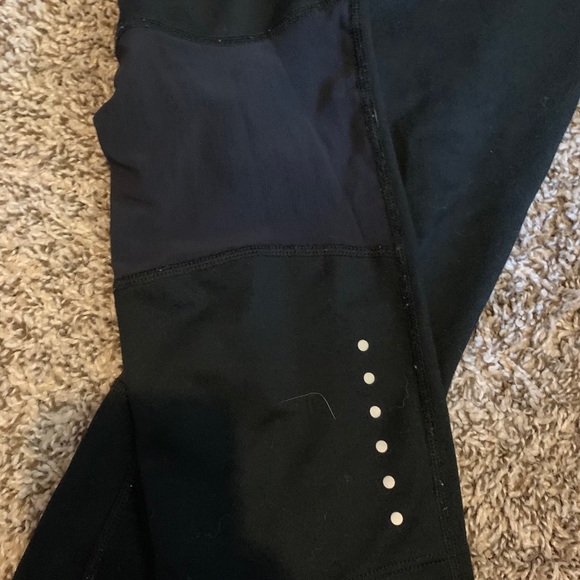 Nike mesh Capri leggings - Picture 2 of 4